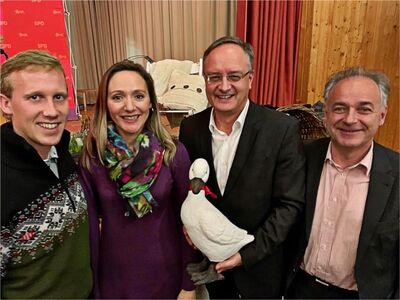 v.l.n.r.: Jan Hambach, Jasmina Hostert, Andreas Stoch MdL und Dr. Tobias Brenner.