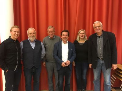 Sascha Binder (2. v. l.)